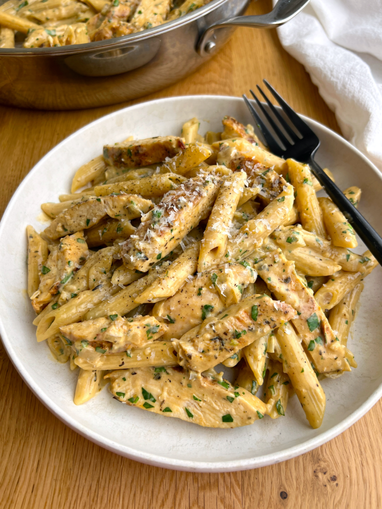 Garlic Parmesan Chicken Pasta: Easy Copycat Recipe