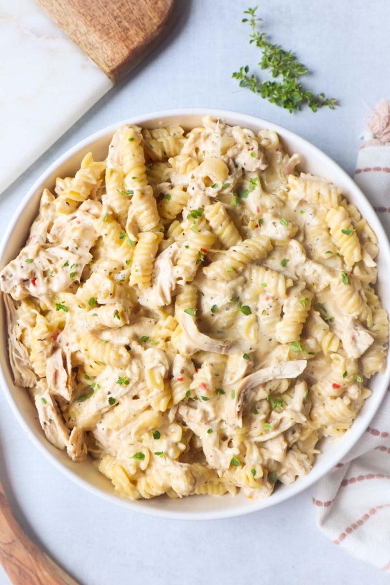 Crockpot Garlic Parmesan Chicken Pasta